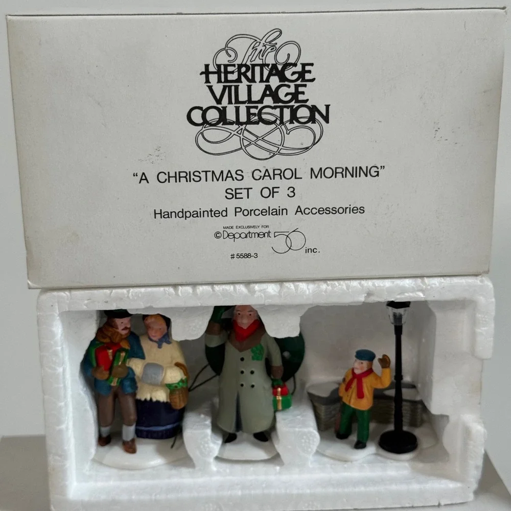 Dept 56 Heritage Village Christmas Carol Morning Town Crier Carriage 4 Sets Plus - Picture 3 of 6